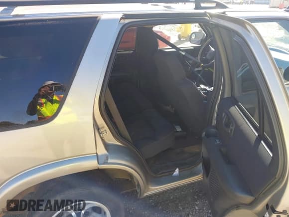 ✅ 2004 Chevrolet Blazer LS • VIN: 1GNCS13XX4K169093 • Lot: 43520737. Listed on IAAI with Not provided. Free auction sales archive from the USA and detailed vehicle history report at DreamBid. Image 8.