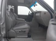 ✅ 2005 Chevrolet Silverado 2500HD LT • VIN: 1GCHK23275F916541 • Lot: 41798766. Wystawiony na IAAI z przebiegiem 80 169 mil. Bezpłatny archiwum sprzedaży aukcyjnych z USA i szczegółowy raport historii pojazdu na DreamBid. Zdjęcie 5.