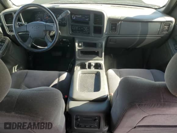 ✅ 2006 Chevrolet Silverado 2500HD LT2 • VIN: 1GCHC23G26F173975 • Lot: 82611505. Wystawiony na Copart z przebiegiem 139 492 mil. Bezpłatny archiwum sprzedaży aukcyjnych z USA i szczegółowy raport historii pojazdu na DreamBid. Zdjęcie 8.