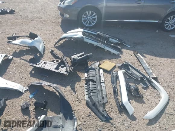 ✅ 2021 Toyota 4Runner Nightshade • VIN: JTEJU5JR0M5913333 • Lot: 41997729. Wystawiony na IAAI z przebiegiem 46 191 mil. Bezpłatny archiwum sprzedaży aukcyjnych z USA i szczegółowy raport historii pojazdu na DreamBid. Zdjęcie 12.