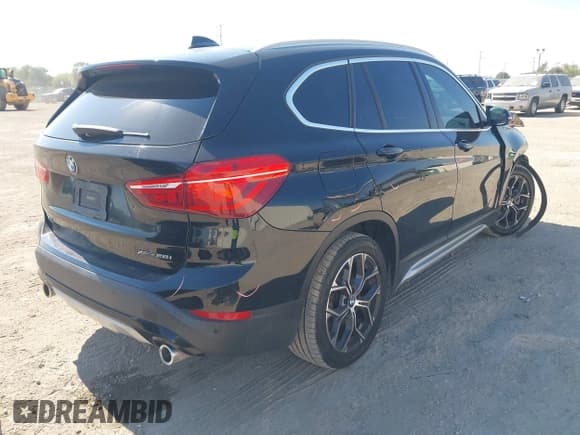 ✅ 2020 BMW X1 xDrive28i • VIN: WBXJG9C08L5P71820 • Lot: 43431393. Wystawiony na IAAI z przebiegiem 59 456 mil. Bezpłatny archiwum sprzedaży aukcyjnych z USA i szczegółowy raport historii pojazdu na DreamBid. Zdjęcie 4.