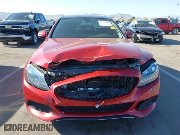 ✅ 2017 Mercedes-Benz C 300 • VIN: 55SWF4KB5HU180697 • Lot: 41993735. Wystawiony na IAAI z przebiegiem 60 498 mil. Bezpłatny archiwum sprzedaży aukcyjnych z USA i szczegółowy raport historii pojazdu na DreamBid. Zdjęcie 12.