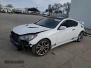 ✅ 2015 Hyundai Genesis Coupe Ultimate • VIN: KMHHU6KJXFU123947 • Lot: 47061265. Wystawiony na Copart z przebiegiem 104 441 mil. Bezpłatny archiwum sprzedaży aukcyjnych z USA i szczegółowy raport historii pojazdu na DreamBid. Zdjęcie 1.