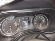 ✅ 2019 Jeep Cherokee Latitude Plus • VIN: 1C4PJMLB0KD254058 • Lot: 43722511. Wystawiony na IAAI z przebiegiem 129 093 mil. Bezpłatny archiwum sprzedaży aukcyjnych z USA i szczegółowy raport historii pojazdu na DreamBid. Zdjęcie 7.