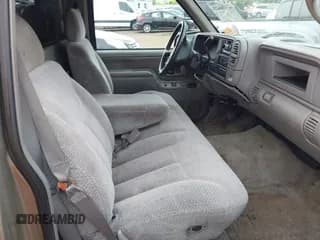 ✅ 1999 Chevrolet Silverado 2500 • VIN: 1GCGC24R2XF004021 • Lot: 42436623. Wystawiony na IAAI z przebiegiem 247 904 mil. Bezpłatny archiwum sprzedaży aukcyjnych z USA i szczegółowy raport historii pojazdu na DreamBid. Zdjęcie 5.