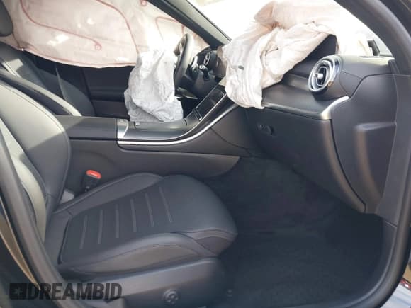 ✅ 2024 Mercedes-Benz C 300 • VIN: W1KAF4HB2RR190933 • Лот: 41670470. Опубликован ранее на IAAI с пробегом 2 744 миль. Бесплатный доступ к архиву аукционных продаж из США и подробный отчёт об истории автомобиля на DreamBid. Изображение 5.