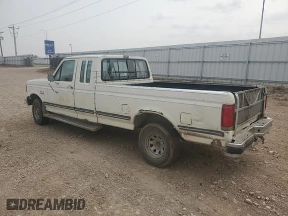 ✅ 1987 Ford F-150 • VIN: 1FTEX14N0HKB05912 • Lot: 71509695. Listed on Copart with 83,376 mi. Free auction sales archive from the USA and detailed vehicle history report at DreamBid. Image 2.