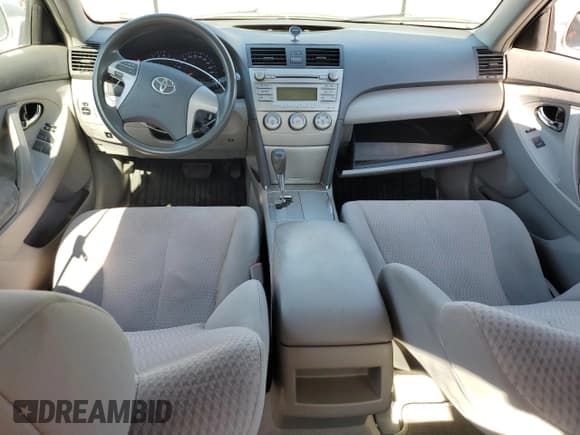 ✅ 2011 Toyota Camry LE • VIN: 4T1BF3EK6BU210614 • Lot: 62880205. Wystawiony na Copart z przebiegiem 252 636 mil. Bezpłatny archiwum sprzedaży aukcyjnych z USA i szczegółowy raport historii pojazdu na DreamBid. Zdjęcie 8.