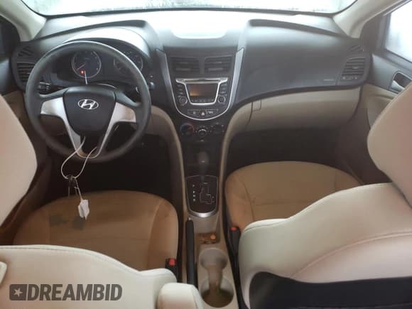 ✅ 2015 Hyundai Accent GLS • VIN: KMHCT4AE8FU934555 • Лот: 38929554. Опубликован ранее на Copart с пробегом 68 236 миль. Бесплатный доступ к архиву аукционных продаж из США и подробный отчёт об истории автомобиля на DreamBid. Изображение 8.