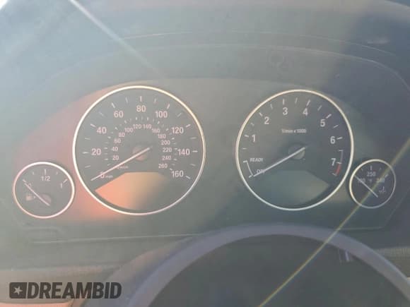 ✅ 2015 BMW 3 Series 320i • VIN: WBA3B1C57FP831352 • Lot: 94788845. Wystawiony na Copart z przebiegiem Nie podano. Bezpłatny archiwum sprzedaży aukcyjnych z USA i szczegółowy raport historii pojazdu na DreamBid. Zdjęcie 9.