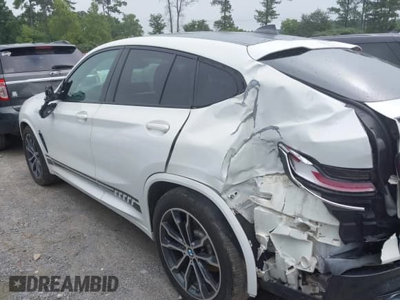 ✅ 2019 BMW X4 xDrive30i • VIN: 5UXUJ3C54KLG56356 • Lot: 42886678. Listed on IAAI with 103,875 mi. Free auction sales archive from the USA and detailed vehicle history report at DreamBid. Image 14.