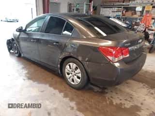 2014 Chevrolet Cruze LS with VIN 1G1PA5SG4E7185342, listed as a IAAI auction lot 43365003 with 120,955 mi miles and . Bid and sale history available at DreamBid. Image 3.