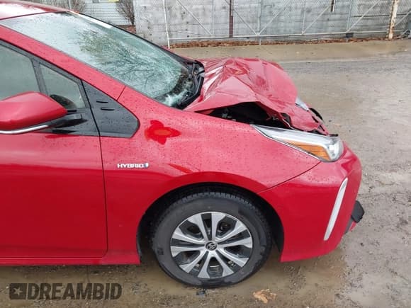 ✅ 2020 Toyota Prius LE • VIN: JTDL9RFU5L3018496 • Lot: 43782967. Listed on IAAI with 100,146 mi. Free auction sales archive from the USA and detailed vehicle history report at DreamBid. Image 17.