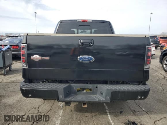 ✅ 2016 Ford F-150 XLT • VIN: 1FTEW1EG3GFB67766 • Lot: 92070125. Wystawiony na Copart z przebiegiem 173 053 mil. Bezpłatny archiwum sprzedaży aukcyjnych z USA i szczegółowy raport historii pojazdu na DreamBid. Zdjęcie 6.