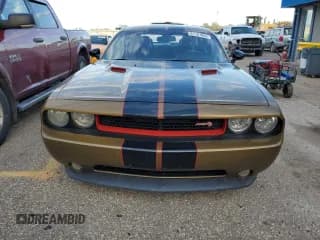 ✅ 2013 Dodge Challenger R/T Classic • VIN: 2C3CDYBT0DH523998 • Lot: 81181944. Wystawiony na Copart z przebiegiem 102 111 mil. Bezpłatny archiwum sprzedaży aukcyjnych z USA i szczegółowy raport historii pojazdu na DreamBid. Zdjęcie 5.