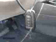 2019 Hyundai Accent SE z VIN 3KPC24A30KE042153, wystawiony jako IAAI lot #43367466 z przebiegiem 114 895 mil mil oraz . Historia ofert i sprzedaży dostępna na DreamBid. Obrazek 11.