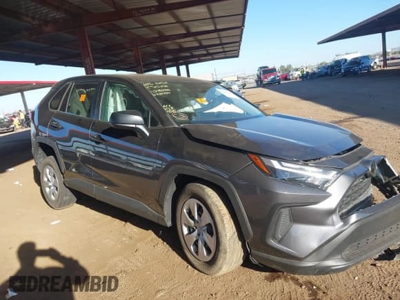 ✅ 2023 Toyota RAV4 LE • VIN: 2T3H1RFV6PC220306 • Lot: 43660739. Wystawiony na IAAI z przebiegiem 30 922 mil. Bezpłatny archiwum sprzedaży aukcyjnych z USA i szczegółowy raport historii pojazdu na DreamBid. Zdjęcie 19.