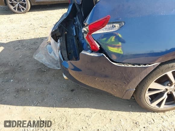 ✅ 2017 Nissan Maxima S • VIN: 1N4AA6AP8HC385405 • Lot: 42112399. Listed on IAAI with 99,286 mi. Free auction sales archive from the USA and detailed vehicle history report at DreamBid. Image 18.