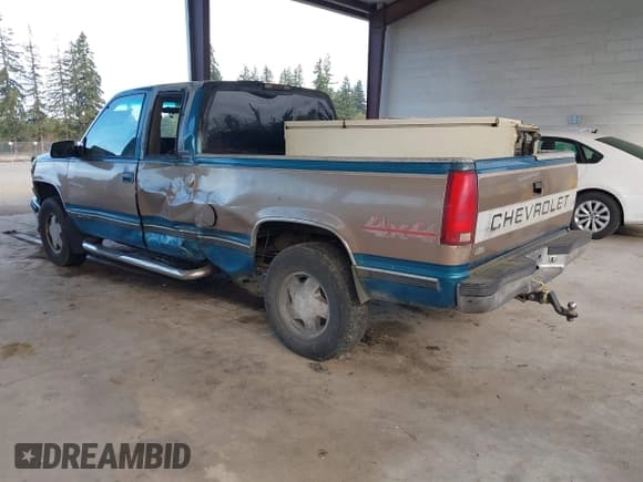 ✅ 1997 Chevrolet Silverado 1500 • VIN: 1GCEK19M6VE154721 • Lot: 43496424. Wystawiony na IAAI z przebiegiem 286 056 mil. Bezpłatny archiwum sprzedaży aukcyjnych z USA i szczegółowy raport historii pojazdu na DreamBid. Zdjęcie 3.