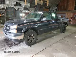 2006 Chevrolet Silverado 1500 LS z VIN 2GCEK19B161111762, wystawiony jako Copart lot #80373664 z przebiegiem 116 760 mil mil oraz Czysty tytuł • Clean title. Historia ofert i sprzedaży dostępna na DreamBid. Obrazek 1.