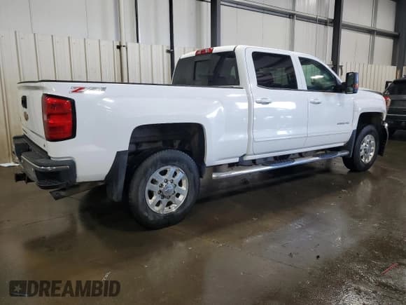 ✅ 2015 Chevrolet Silverado 2500HD LT • VIN: 1GC1KVEG1FF608567 • Лот: 83849915. Опубликован ранее на Copart с пробегом 117 070 миль. Бесплатный доступ к архиву аукционных продаж из США и подробный отчёт об истории автомобиля на DreamBid. Изображение 3.