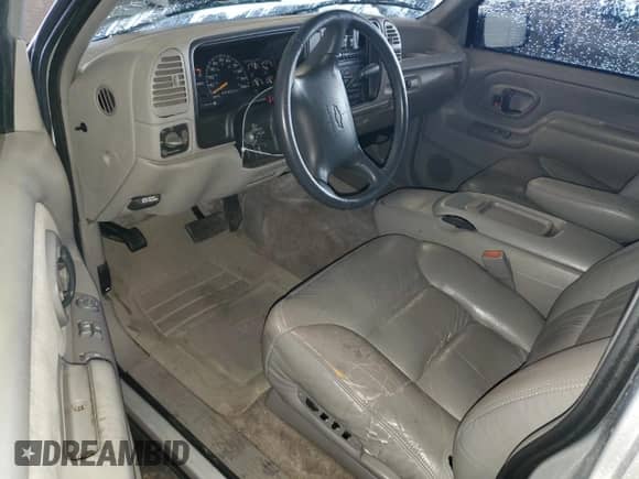 1996 Chevrolet Tahoe с VIN 3GNEK18R8TG153886, выставлен на аукционе Copart как лот 82260705 с пробегом 126 142 миль миль и Списание • Salvage title. История ставок и продаж доступна на DreamBid. Изображение 8.