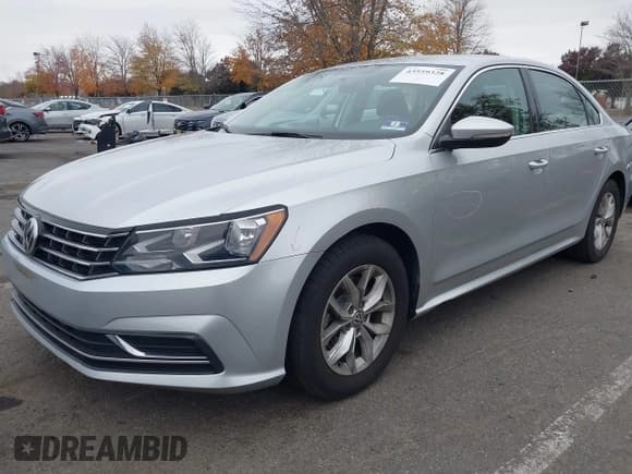 ✅ 2017 Volkswagen Passat S • VIN: 1VWAT7A3XHC031941 • Лот: 43559328. Опубликован ранее на IAAI с пробегом 104 388 миль. Бесплатный доступ к архиву аукционных продаж из США и подробный отчёт об истории автомобиля на DreamBid. Изображение 2.