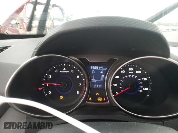 ✅ 2016 Hyundai Veloster • VIN: KMHTC6AD4GU266550 • Lot: 72531934. Wystawiony na Copart z przebiegiem 39 891 mil. Bezpłatny archiwum sprzedaży aukcyjnych z USA i szczegółowy raport historii pojazdu na DreamBid. Zdjęcie 9.