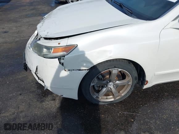 ✅ 2011 Acura TL Technology • VIN: 19UUA9F53BA000174 • Lot: 42103667. Listed on IAAI with 151,977 mi. Free auction sales archive from the USA and detailed vehicle history report at DreamBid. Image 6.