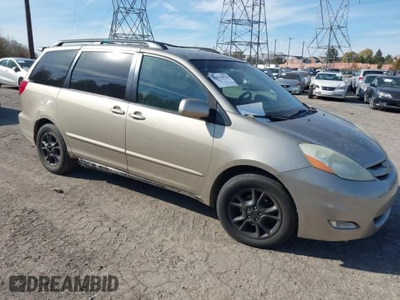 ✅ 2006 Toyota Sienna XLE Limited • VIN: 5TDZA22CX6S443799 • Lot: 43625070. Wystawiony na IAAI z przebiegiem 256 466 mil. Bezpłatny archiwum sprzedaży aukcyjnych z USA i szczegółowy raport historii pojazdu na DreamBid. Zdjęcie 1.