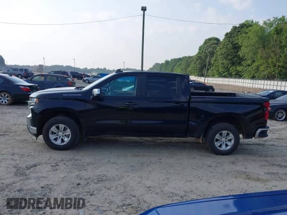 2022 Chevrolet Silverado 1500 LT z VIN 1GCPWCED7NZ139510, wystawiony jako IAAI lot #42414534 z przebiegiem 121 120 mil mil oraz . Historia ofert i sprzedaży dostępna na DreamBid. Obrazek 14.