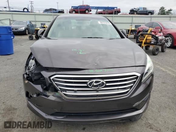 ✅ 2015 Hyundai Sonata SE • VIN: 5NPE24AF2FH061579 • Лот: 90725635. Опубликован ранее на Copart с пробегом 83 752 миль. Бесплатный доступ к архиву аукционных продаж из США и подробный отчёт об истории автомобиля на DreamBid. Изображение 5.