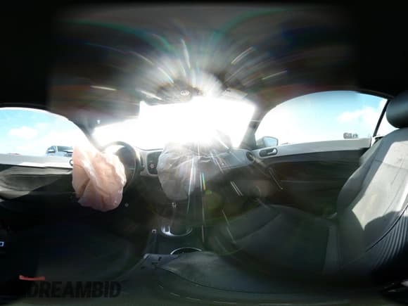 ✅ 2013 Volkswagen Beetle 2.5L • VIN: 3VW5X7AT0DM803667 • Lot: 43412543. Wystawiony na IAAI z przebiegiem Nie podano. Bezpłatny archiwum sprzedaży aukcyjnych z USA i szczegółowy raport historii pojazdu na DreamBid. Zdjęcie 18.