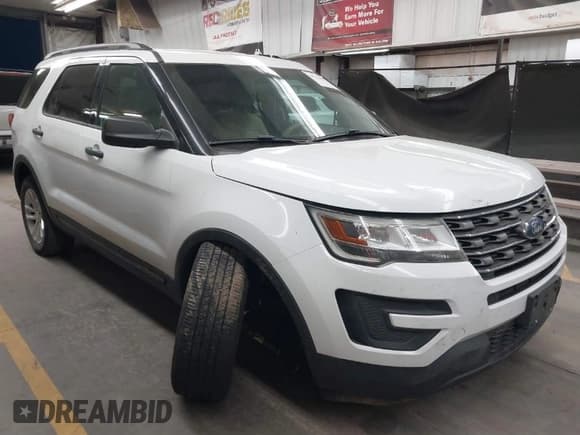 ✅ 2017 Ford Explorer • VIN: 1FM5K8B89HGD25360 • Lot: 41776607. Wystawiony na IAAI z przebiegiem 171 758 mil. Bezpłatny archiwum sprzedaży aukcyjnych z USA i szczegółowy raport historii pojazdu na DreamBid. Zdjęcie 1.