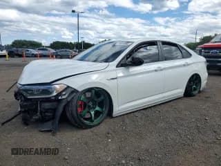 ✅ 2019 Volkswagen Jetta S • VIN: 3VW5T7BU9KM185684 • Lot: 70413995. Listed on Copart with 82,204 mi. Free auction sales archive from the USA and detailed vehicle history report at DreamBid. Image 1.