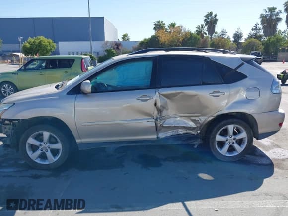 ✅ 2007 Lexus RX 350 • VIN: 2T2HK31U97C035115 • Lot: 42387050. Listed on IAAI with 205,495 mi. Free auction sales archive from the USA and detailed vehicle history report at DreamBid. Image 6.