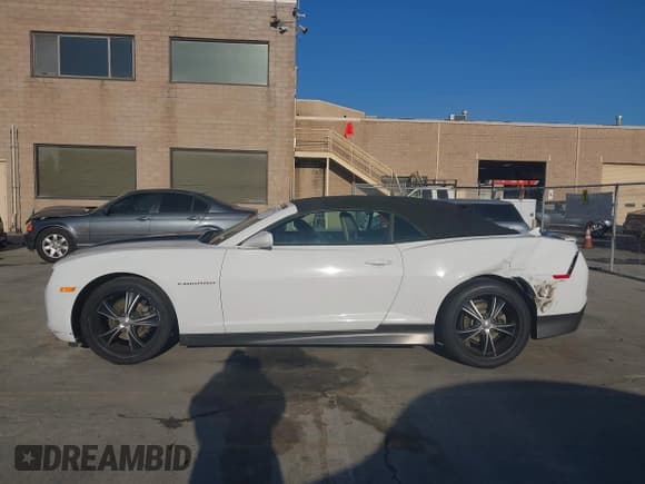 ✅ 2013 Chevrolet Camaro LT • VIN: 2G1FC3D30D9245280 • Lot: 43773081. Wystawiony na IAAI z przebiegiem 123 460 mil. Bezpłatny archiwum sprzedaży aukcyjnych z USA i szczegółowy raport historii pojazdu na DreamBid. Zdjęcie 13.