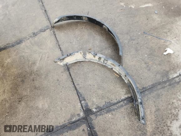 ✅ 2024 Ford Bronco Outer Banks • VIN: 1FMDE8BH2RLA99402 • Lot: 90545515. Listed on Copart with 24,363 mi. Free auction sales archive from the USA and detailed vehicle history report at DreamBid. Image 13.