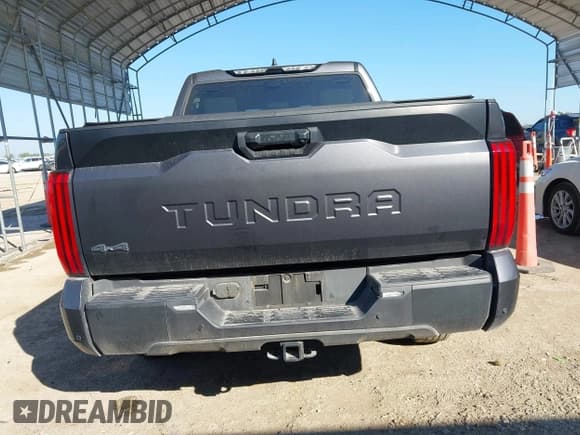 ✅ 2024 Toyota Tundra SR5 • VIN: 5TFLA5DB8RX139381 • Lot: 43107079. Listed on IAAI with 16,001 mi. Free auction sales archive from the USA and detailed vehicle history report at DreamBid. Image 16.