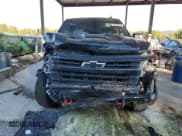 ✅ 2023 Chevrolet Silverado 1500 LT Trail Boss • VIN: 3GCUDFED1PG244640 • Lot: 87000205. Wystawiony na Copart z przebiegiem 52 000 mil. Bezpłatny archiwum sprzedaży aukcyjnych z USA i szczegółowy raport historii pojazdu na DreamBid. Zdjęcie 5.