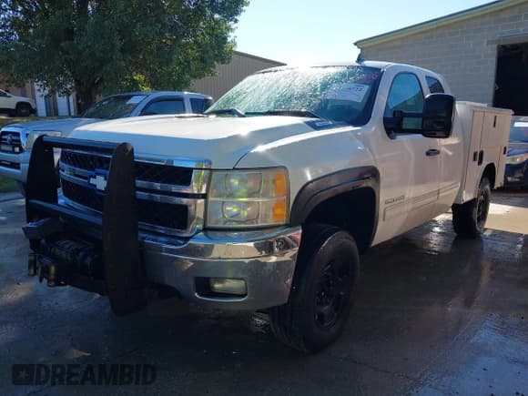 ✅ 2011 Chevrolet Silverado 2500HD LT • VIN: 1GC2KXCGXBZ342865 • Лот: 43498722. Опубликован ранее на IAAI с пробегом 310 619 миль. Бесплатный доступ к архиву аукционных продаж из США и подробный отчёт об истории автомобиля на DreamBid. Изображение 2.