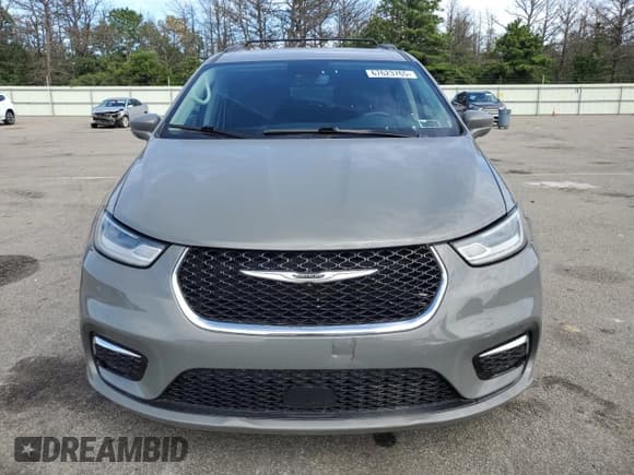 ✅ 2021 Chrysler Pacifica Touring • VIN: 2C4RC1FG0MR556247 • Lot: 67623765. Wystawiony na Copart z przebiegiem 79 256 mil. Bezpłatny archiwum sprzedaży aukcyjnych z USA i szczegółowy raport historii pojazdu na DreamBid. Zdjęcie 5.