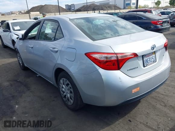✅ 2018 Toyota Corolla LE • VIN: 2T1BURHE3JC030201 • Lot: 43470481. Listed on IAAI with 102,535 mi. Free auction sales archive from the USA and detailed vehicle history report at DreamBid. Image 3.