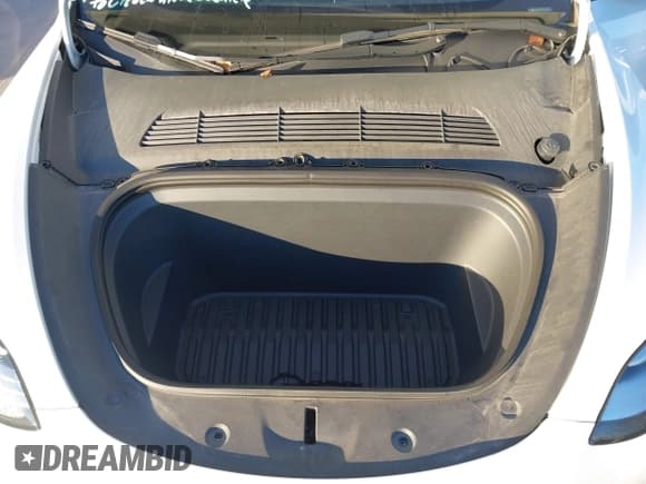 ✅ 2023 Tesla Model Y Long Range • VIN: 7SAYGDEE2PA058634 • Lot: 43570934. Listed on IAAI with 40,478 mi. Free auction sales archive from the USA and detailed vehicle history report at DreamBid. Image 10.