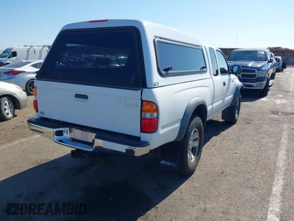 ✅ 2004 Toyota Tacoma • VIN: 5TEWN72NX4Z399325 • Lot: 42759903. Wystawiony na IAAI z przebiegiem 154 575 mil. Bezpłatny archiwum sprzedaży aukcyjnych z USA i szczegółowy raport historii pojazdu na DreamBid. Zdjęcie 4.