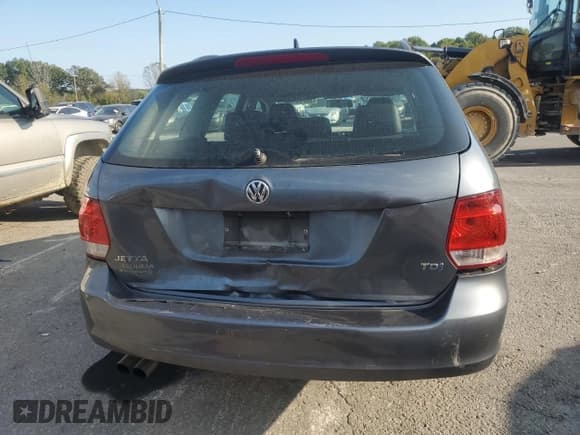 ✅ 2013 Volkswagen Jetta TDI w/Sunroof & Nav • VIN: 3VWPL7AJ8DM694684 • Lot: 86295785. Listed on Copart with 122,324 mi. Free auction sales archive from the USA and detailed vehicle history report at DreamBid. Image 6.
