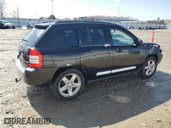 ✅ 2009 Jeep Compass • VIN: 1J8FF57B79D137514 • Lot: 51047885. Listed on Copart with 139,695 mi. Free auction sales archive from the USA and detailed vehicle history report at DreamBid. Image 3.