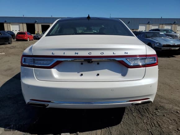 ✅ 2019 Lincoln Continental Select • VIN: 1LN6L9TK5K5614319 • Lot: 84798595. Wystawiony na Copart z przebiegiem 13 759 mil. Bezpłatny archiwum sprzedaży aukcyjnych z USA i szczegółowy raport historii pojazdu na DreamBid. Zdjęcie 6.