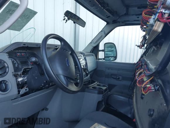 ✅ 2013 Ford Econoline Cargo Commercial • VIN: 1FDSS3EL1DDA07976 • Lot: 43672828. Listed on IAAI with 268,225 mi. Free auction sales archive from the USA and detailed vehicle history report at DreamBid. Image 5.