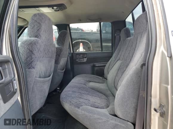 2002 Chevrolet S-10 LS с VIN 1GCDT13W42K178435, выставлен на аукционе Copart как лот 54714395 с пробегом Не указан миль и Списание • Salvage title. История ставок и продаж доступна на DreamBid. Изображение 10.